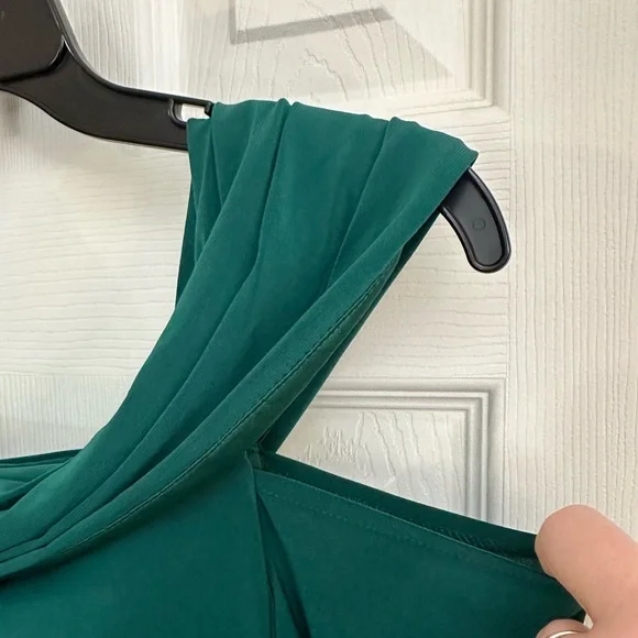 MAC DUGGAL BEADED CUFF DROP SHOULDER FAUX WRAP GOWN SIZE 0 EMERALD GREEN #12231 - Picture 8 of 14